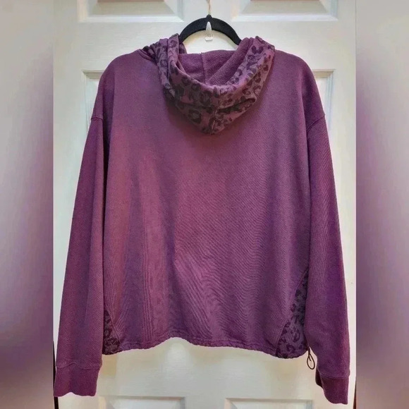 Champion Leopard Print Pullover Sweater Purple Size 2x - Picture 2 of 3